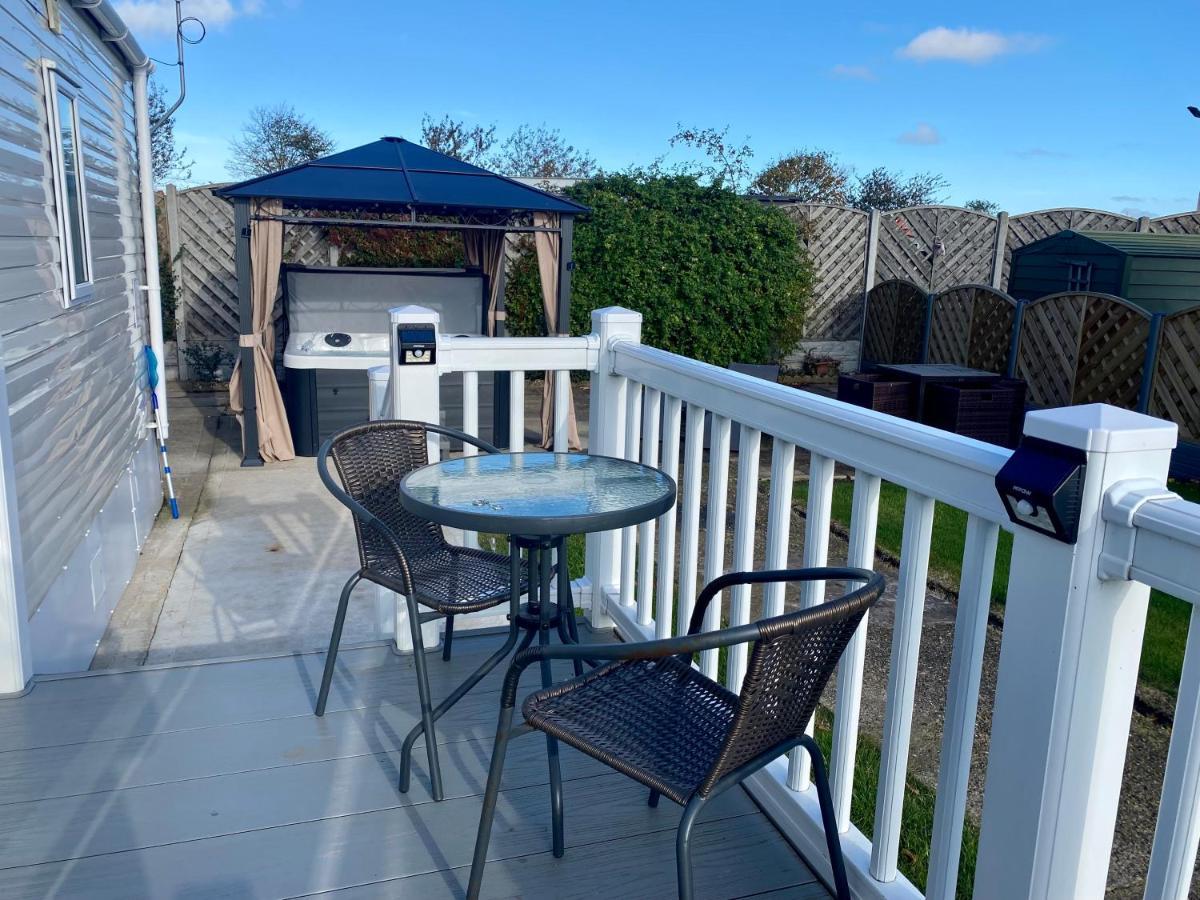 Villa Hot Tub. Countryside. Coast. 5* Patrington Haven Leisure Park, East Yorkshire Exterior foto